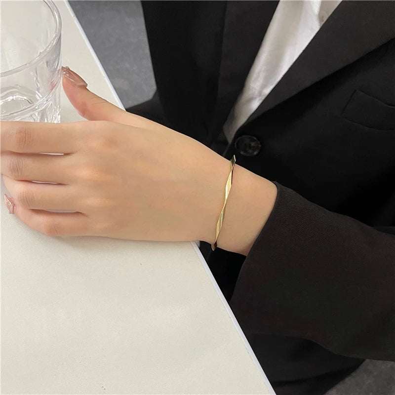Pulsera Dorada Trenzada