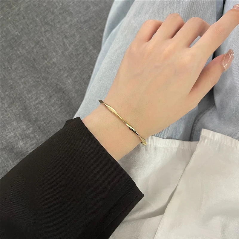 Pulsera Dorada Trenzada