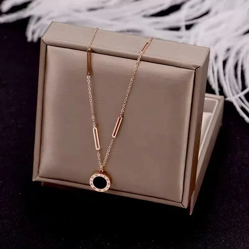 Collar Romano Dorado